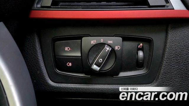BMW 3-Series 2013 — photo 17