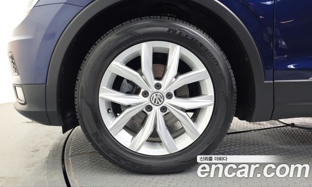 Volkswagen Tiguan 2018 — photo 5