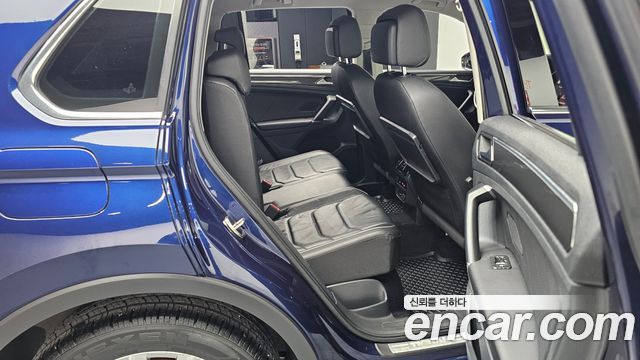 Volkswagen Tiguan 2018 — photo 17