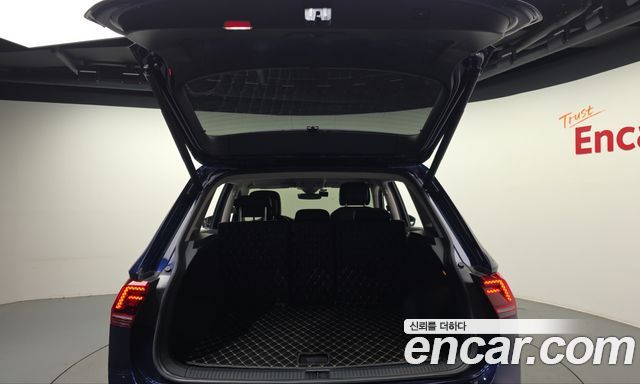 Volkswagen Tiguan 2018 — photo 22