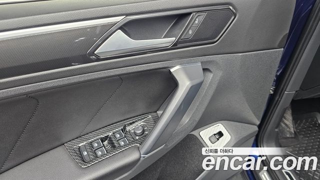 Volkswagen Tiguan 2018 — photo 14