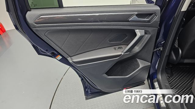 Volkswagen Tiguan 2018 — photo 15