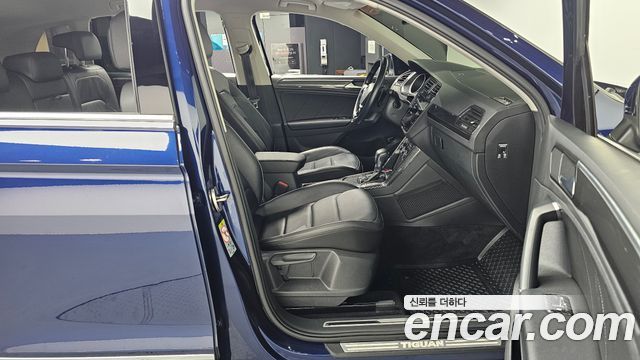 Volkswagen Tiguan 2018 — photo 16