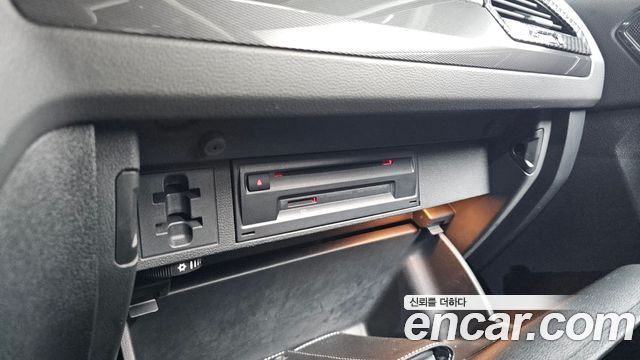 Volkswagen Tiguan 2018 — photo 30