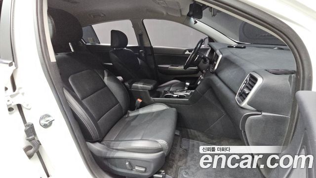 Kia Sportage 2022 — photo 18