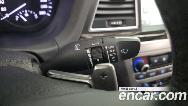 Genesis G80 2018 — photo 16