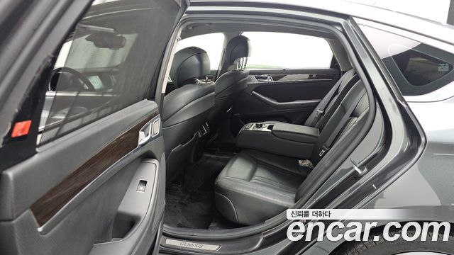 Genesis G80 2018 — photo 19