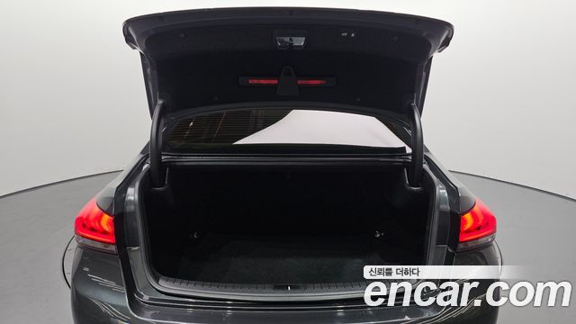 Genesis G80 2018 — photo 20