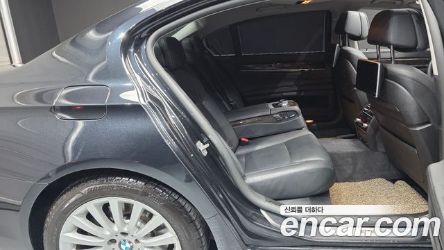 BMW 7-Series 2014 — photo 12