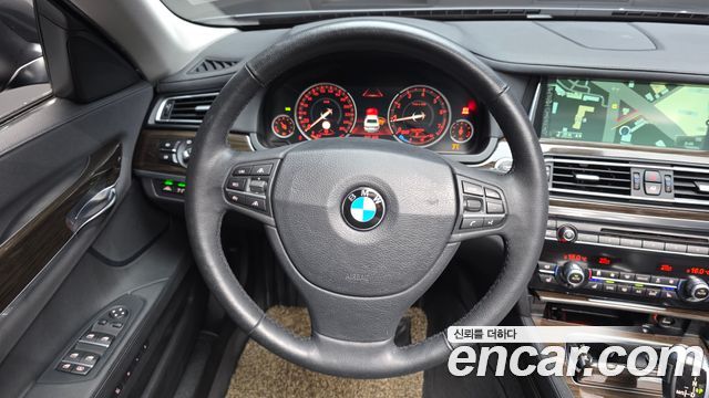 BMW 7-Series 2014 — photo 13