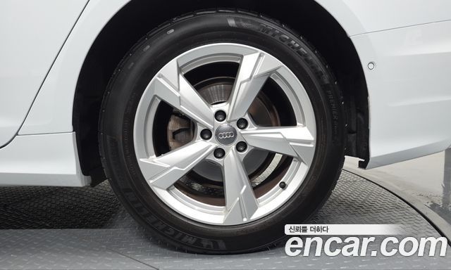 Audi A6 2021 — photo 7