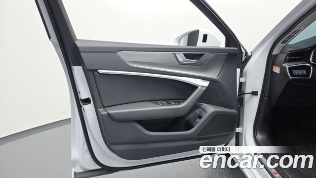 Audi A6 2021 — photo 14