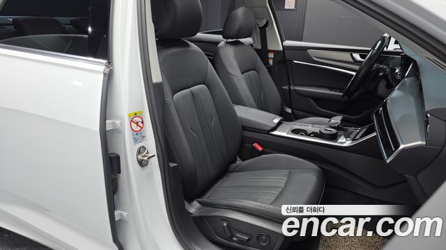 Audi A6 2021 — photo 16
