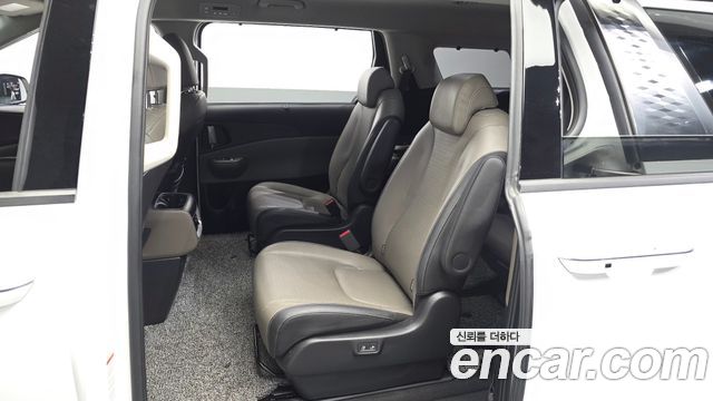 Kia Canival 2024 — photo 16
