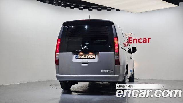 Hyundai Staria 2023 — photo 4