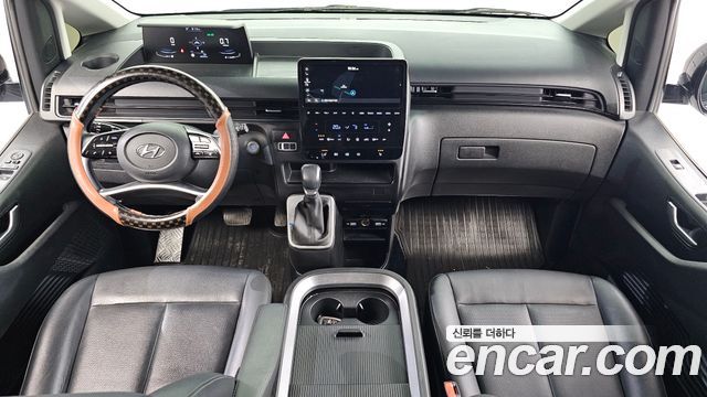 Hyundai Staria 2023 — photo 10