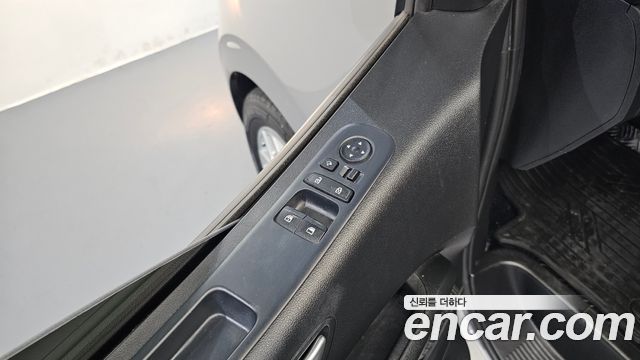 Hyundai Staria 2023 — photo 18