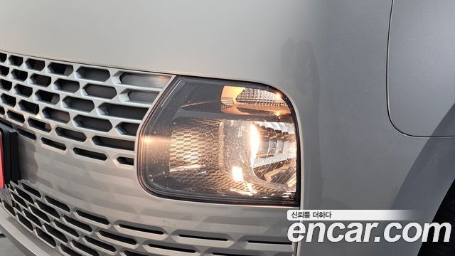 Hyundai Staria 2023 — photo 8