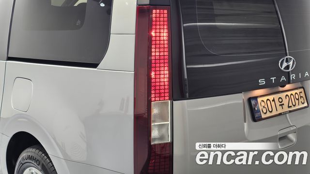 Hyundai Staria 2023 — photo 9