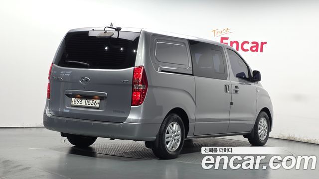 Hyundai Starex 2017 — photo 2
