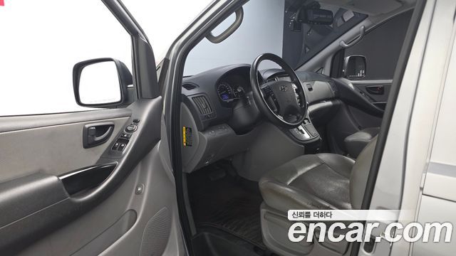 Hyundai Starex 2017 — photo 10