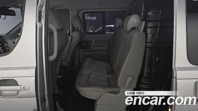 Hyundai Starex 2017 — photo 12