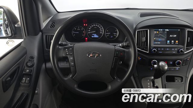Hyundai Starex 2017 — photo 14
