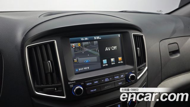 Hyundai Starex 2017 — photo 15