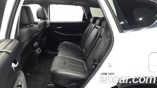 Hyundai Santafe 2022 — photo 16