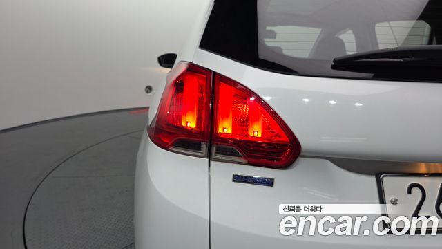 Peugeot 2008 2016 — photo 9