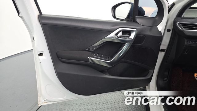Peugeot 2008 2016 — photo 14