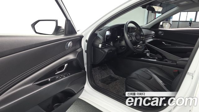 Hyundai AVANTE 2023 — photo 13