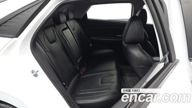 Hyundai AVANTE 2023 — photo 17
