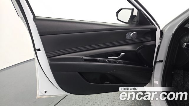 Hyundai AVANTE 2023 — photo 14