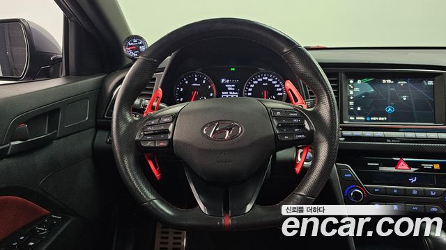 Hyundai AVANTE 2017 — photo 20