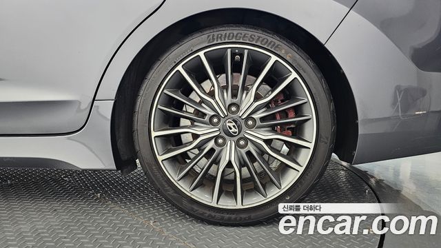 Hyundai AVANTE 2017 — photo 7