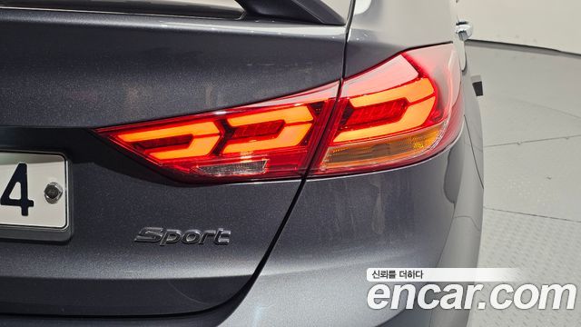 Hyundai AVANTE 2017 — photo 9