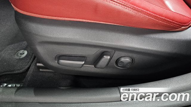 Hyundai AVANTE 2017 — photo 30