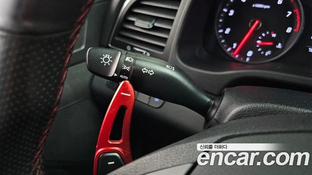 Hyundai AVANTE 2017 — photo 32