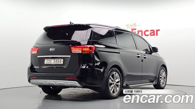 Kia Canival 2018 — photo 2