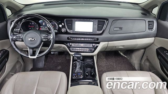 Kia Canival 2018 — photo 7