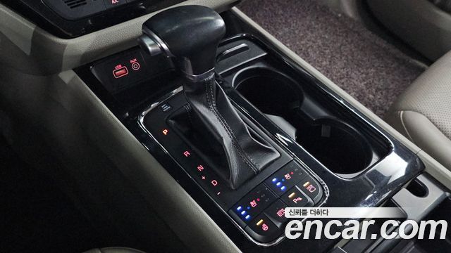 Kia Canival 2018 — photo 9