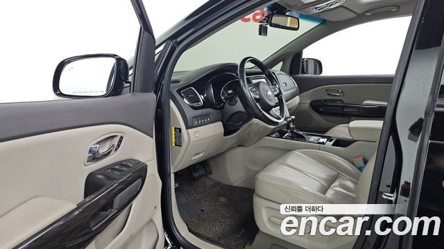 Kia Canival 2018 — photo 10