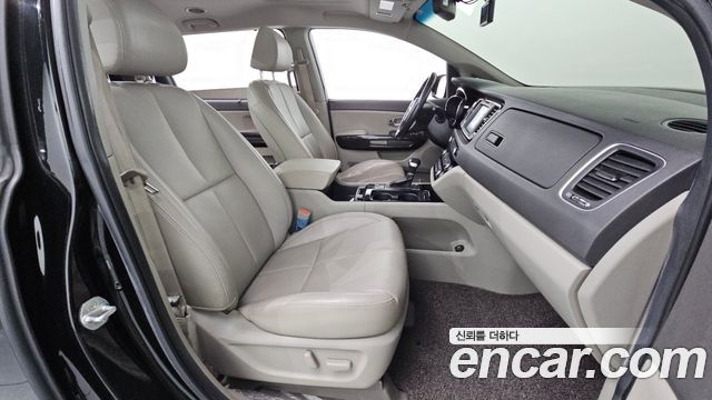 Kia Canival 2018 — photo 11