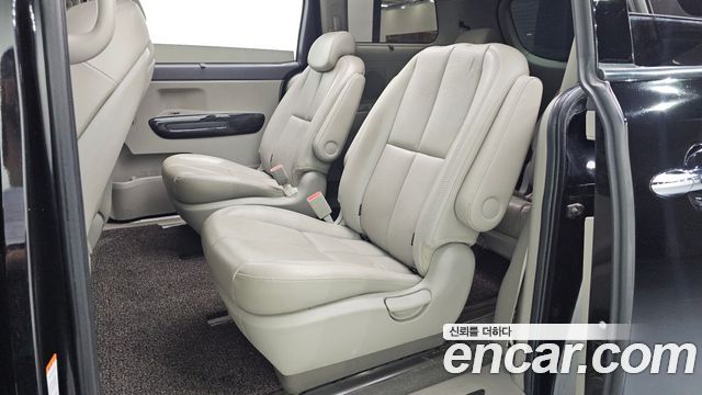 Kia Canival 2018 — photo 12