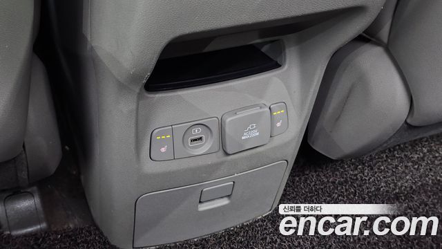 Kia Canival 2018 — photo 18