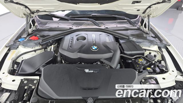 BMW 3-Series 2018 — photo 6