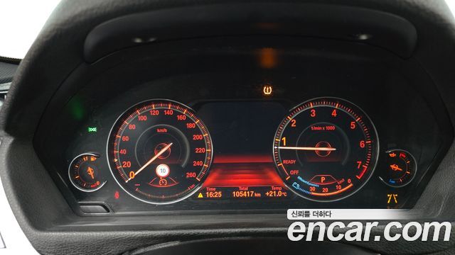 BMW 3-Series 2018 — photo 11