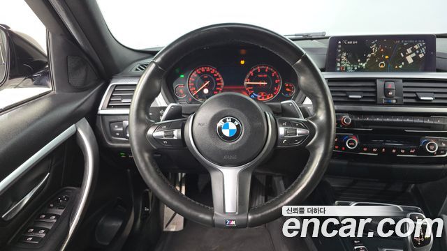 BMW 3-Series 2018 — photo 19