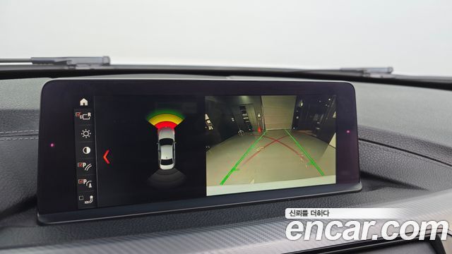 BMW 3-Series 2018 — photo 20